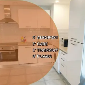 Apartment Renove 2023 Proche Aeroport 5min, Gare Sncf 2 Min, Tramway Au Pied De L'immeuble , Parking Possible, Renovated 2023 Near The Airport 5 Min, Train Station 2 Min, Tram Next To The Building 1 Min, Parking Possible